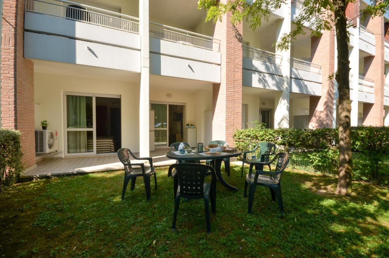 ビビオーネ Residenza Al Parcoアパートホテル エクステリア 写真